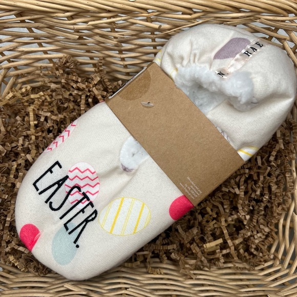 Rae Dunn NEW EASTER Egg Faux Sherpa Slippers Cream Small Medium S M 5 7 NWT - Picture 10 of 17